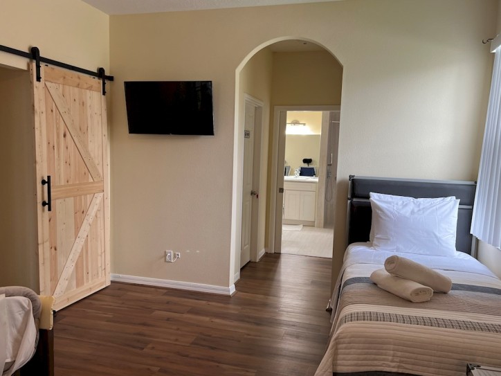 Accessible Florida Villa with pool hoist Card image