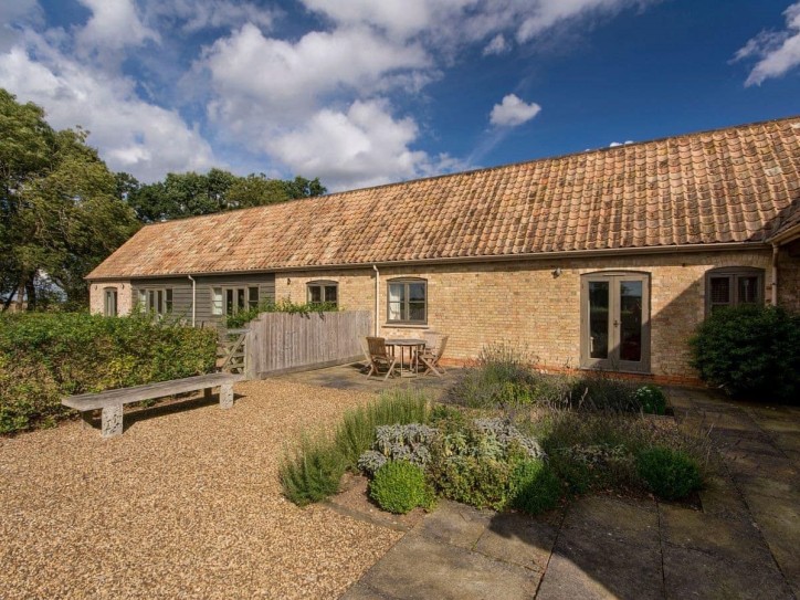 Countryside accessible cottage Card image
