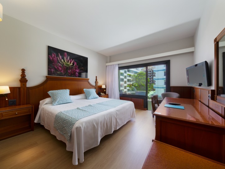 Accessible sea view hotel Card image