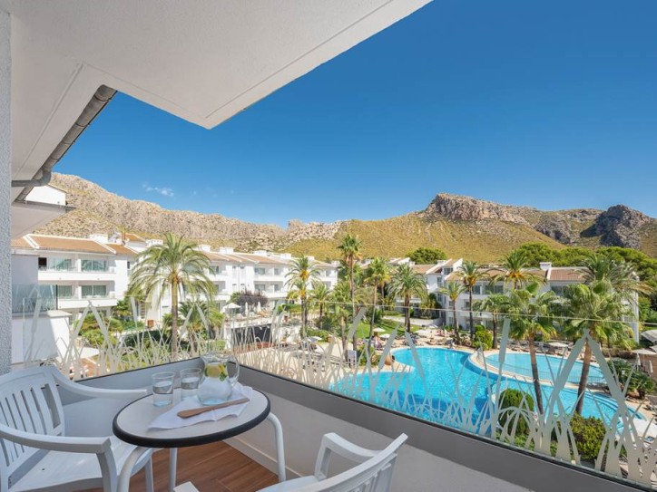 Palm Tree Hotel Card image