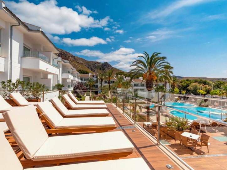 Palm Tree Hotel Card image
