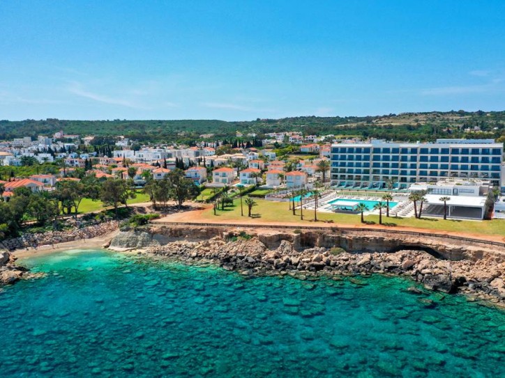 Accesible Adults Only Hotel Card image