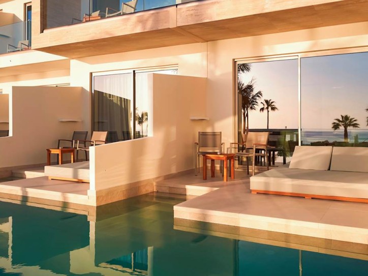 Accesible Adults Only Hotel Card image
