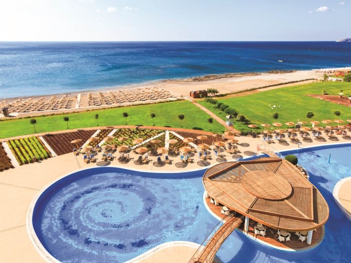 Luxury Resort & Spa Card image