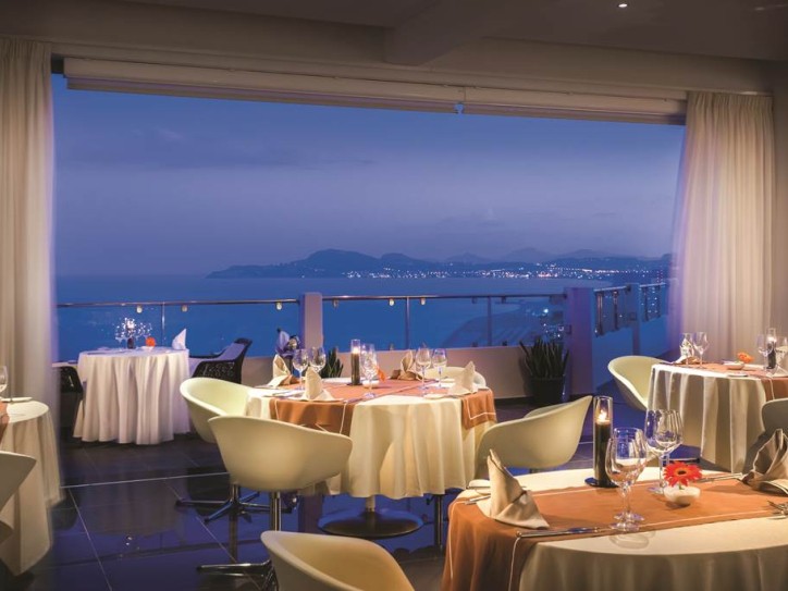 Luxury Resort & Spa Card image
