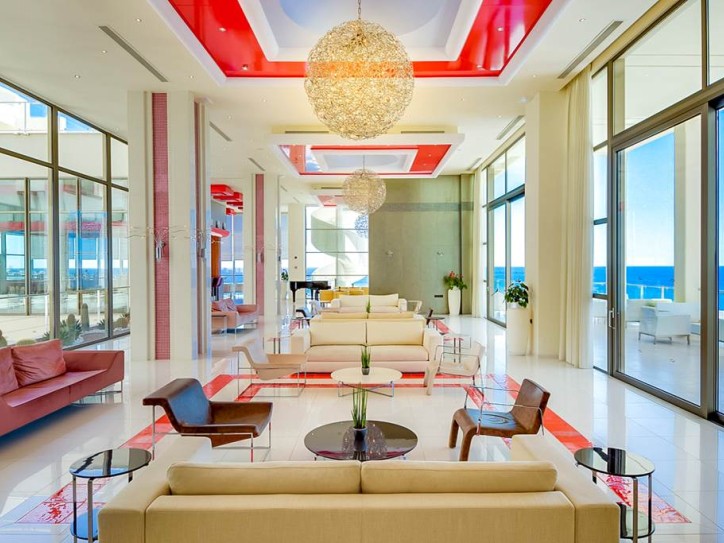 Luxury Resort & Spa Card image