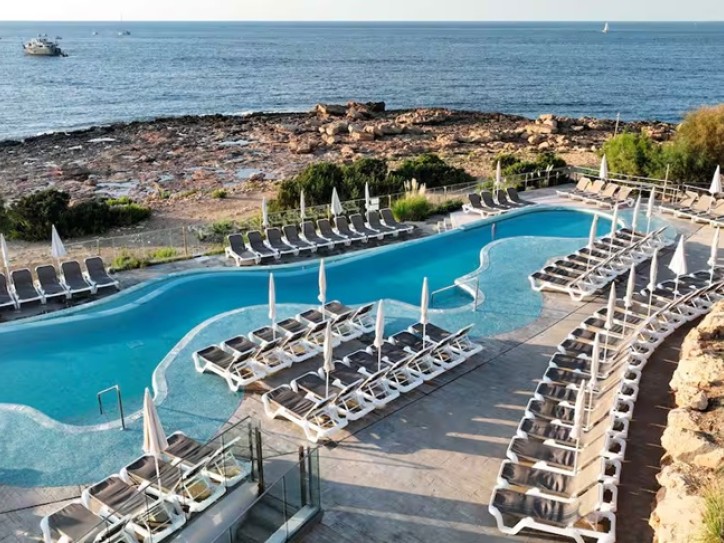 4* Beach Hotel Card image