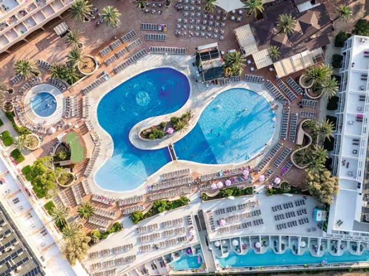 4* Beach Hotel Card image