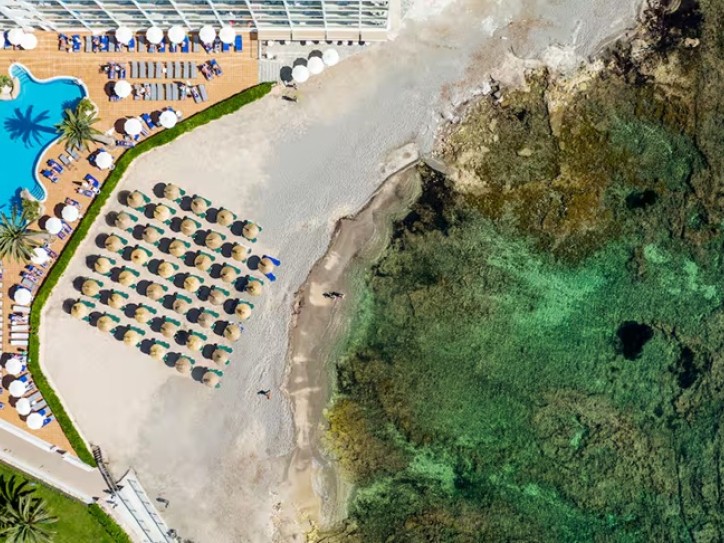 4* Beach Hotel Card image