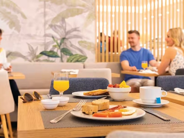4* Beach Hotel Card image