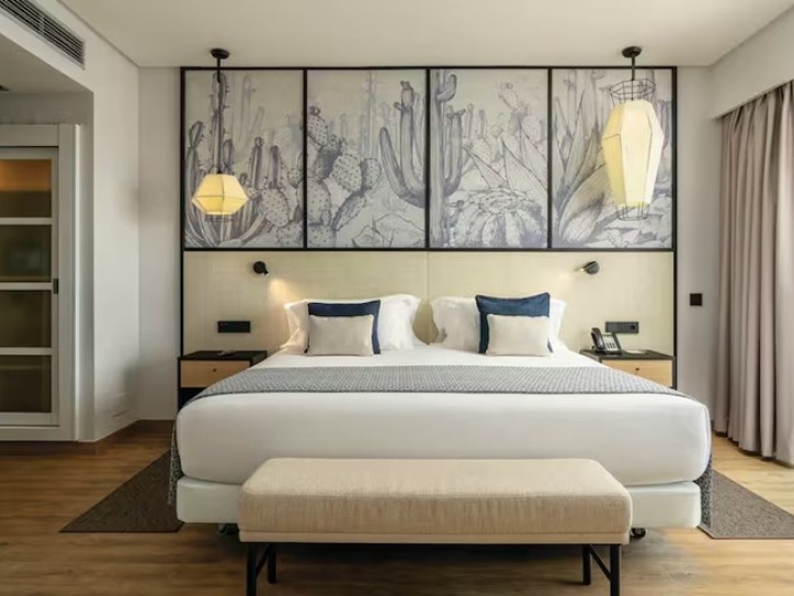 Accessible Luxury Without Limits Card image