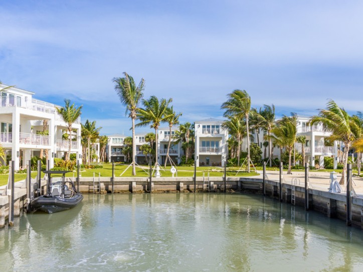 Oceanview Suite Villa Card image