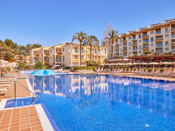 4* Beach Hotel Card image