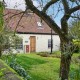17th-century cottage image