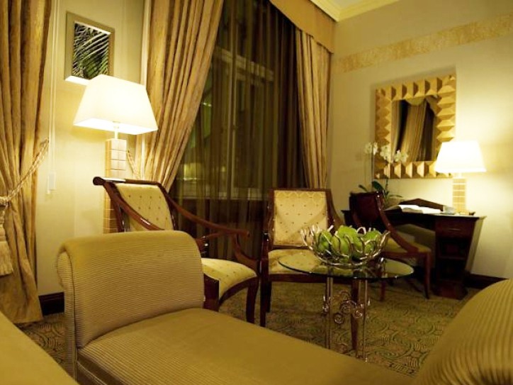 Accessible Luxury Hotel Card image