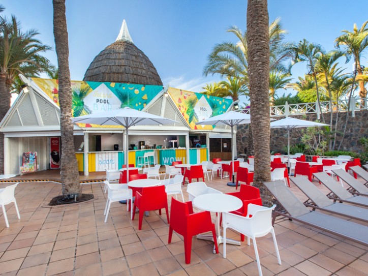 Wheelchair-friendly beach hotel Card image