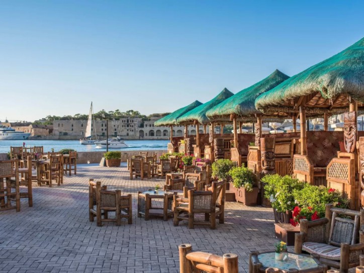 Oceanside Luxury Hotel Card image
