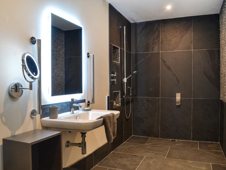 Accessible Luxury Cottage with Enclosed Garden Card image
