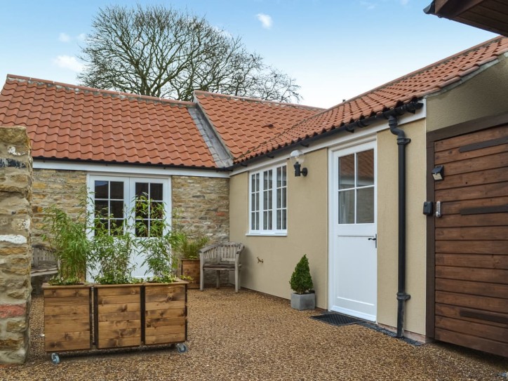 Accessible Luxury Cottage with Enclosed Garden Card image